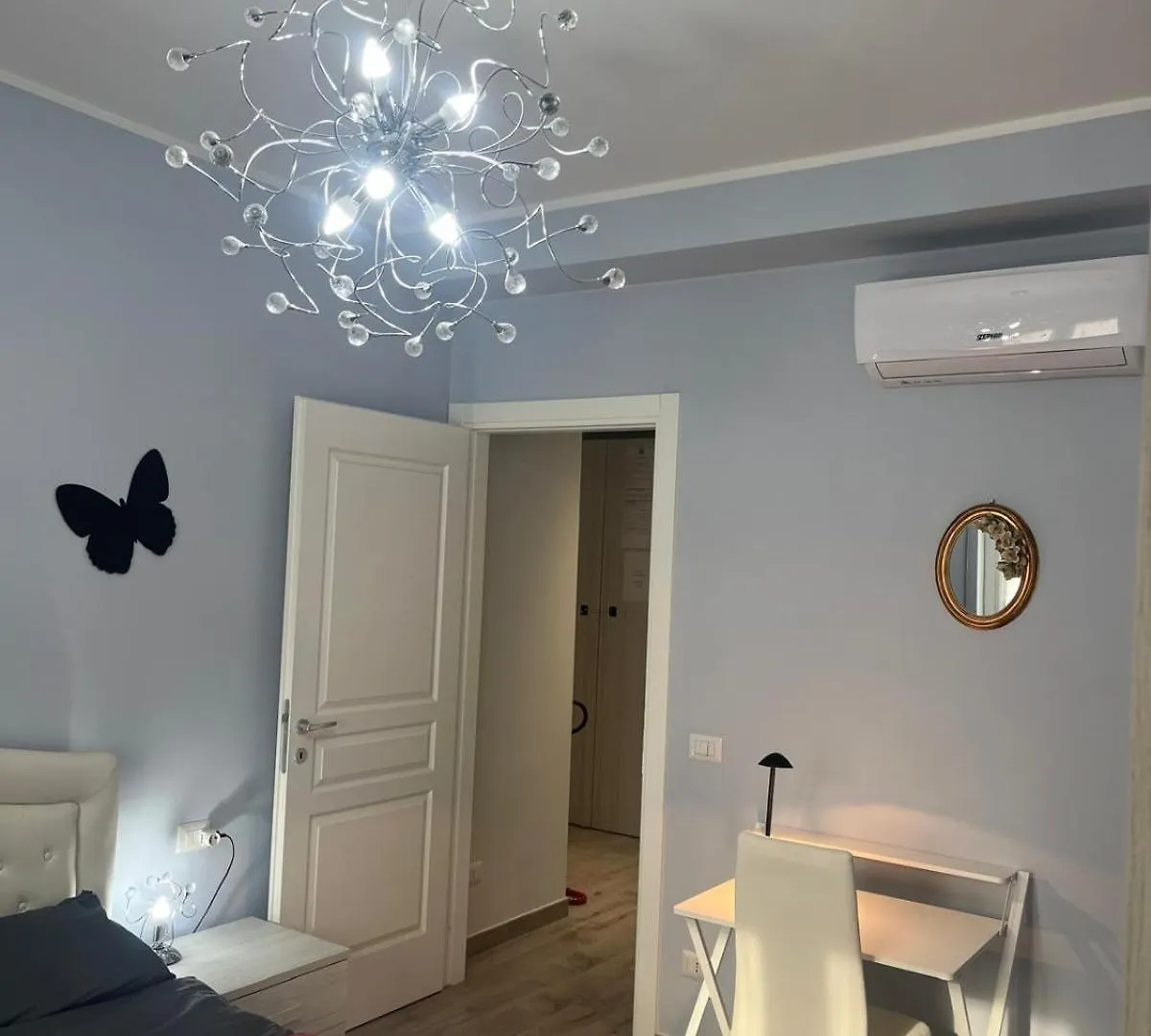 Happynest Apartment Melegnano Homestay
