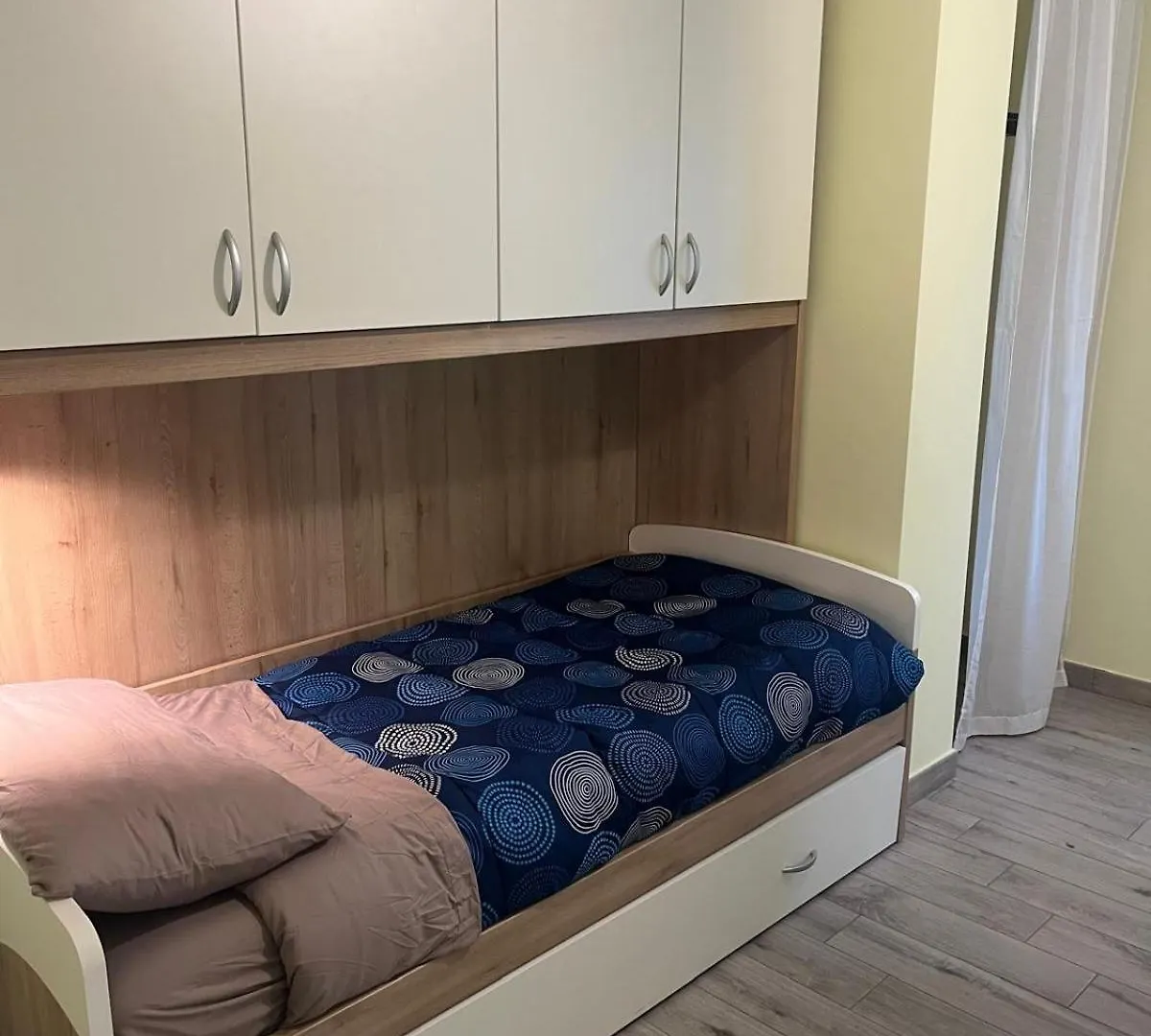 Happynest Apartment Melegnano Homestay