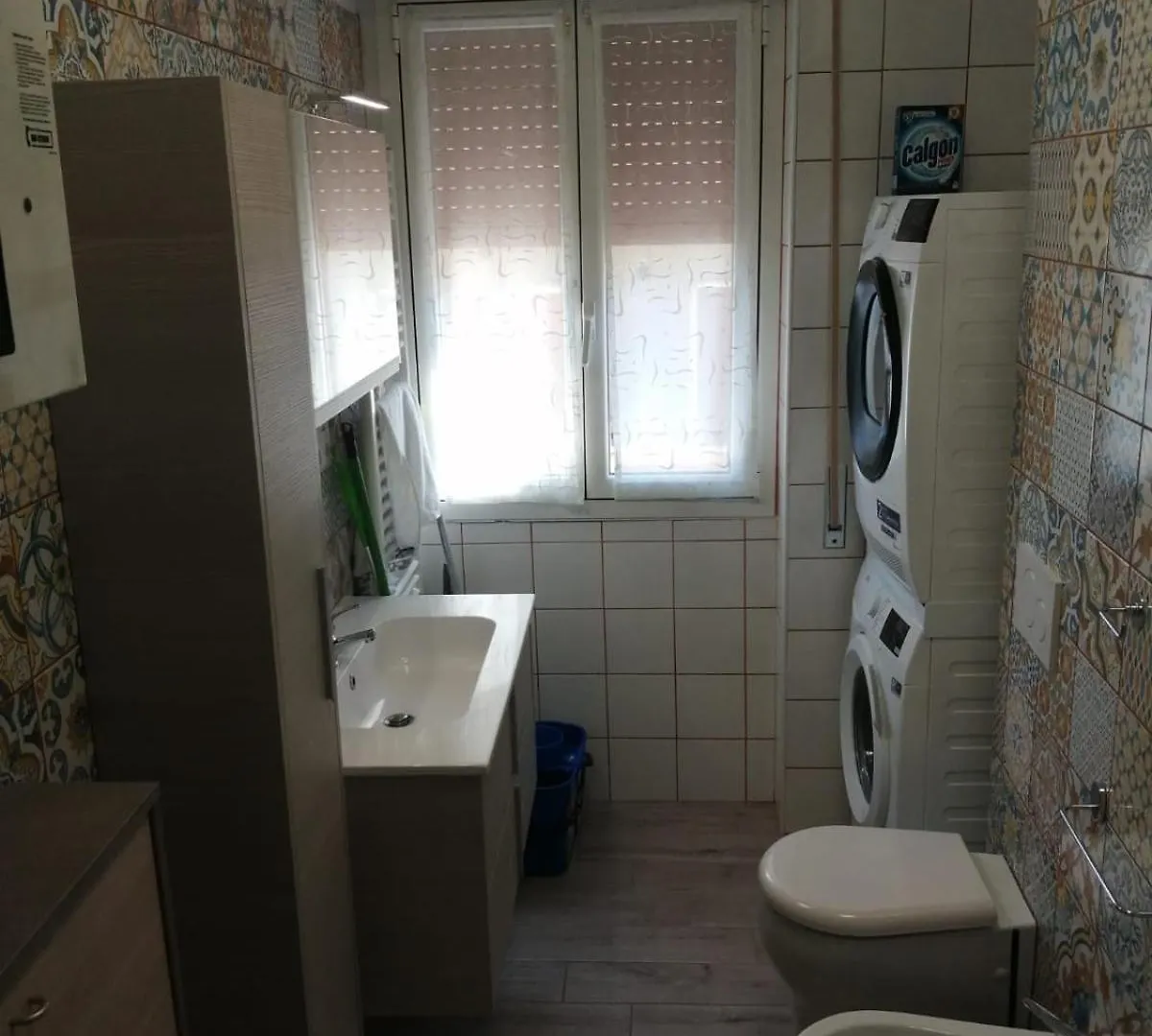 Happynest Apartment Melegnano Homestay